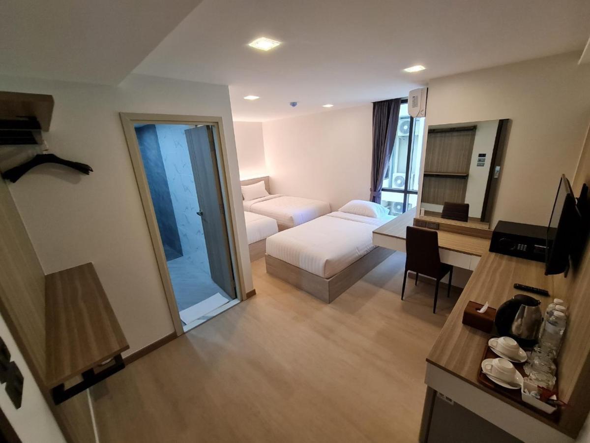 בנגקוק Thana Wisut Hotel מראה חיצוני תמונה