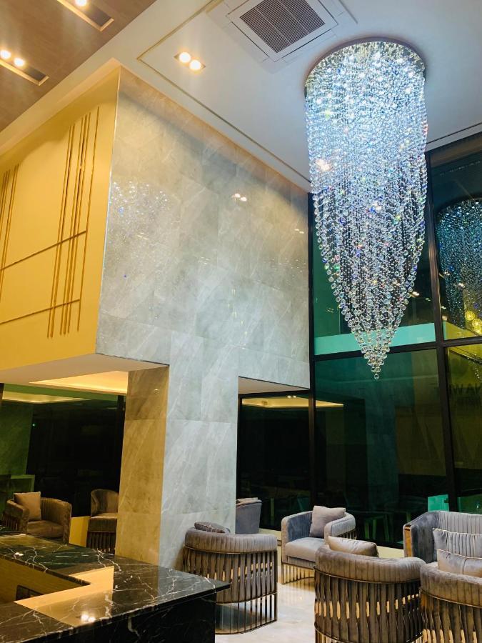 בנגקוק Thana Wisut Hotel מראה חיצוני תמונה