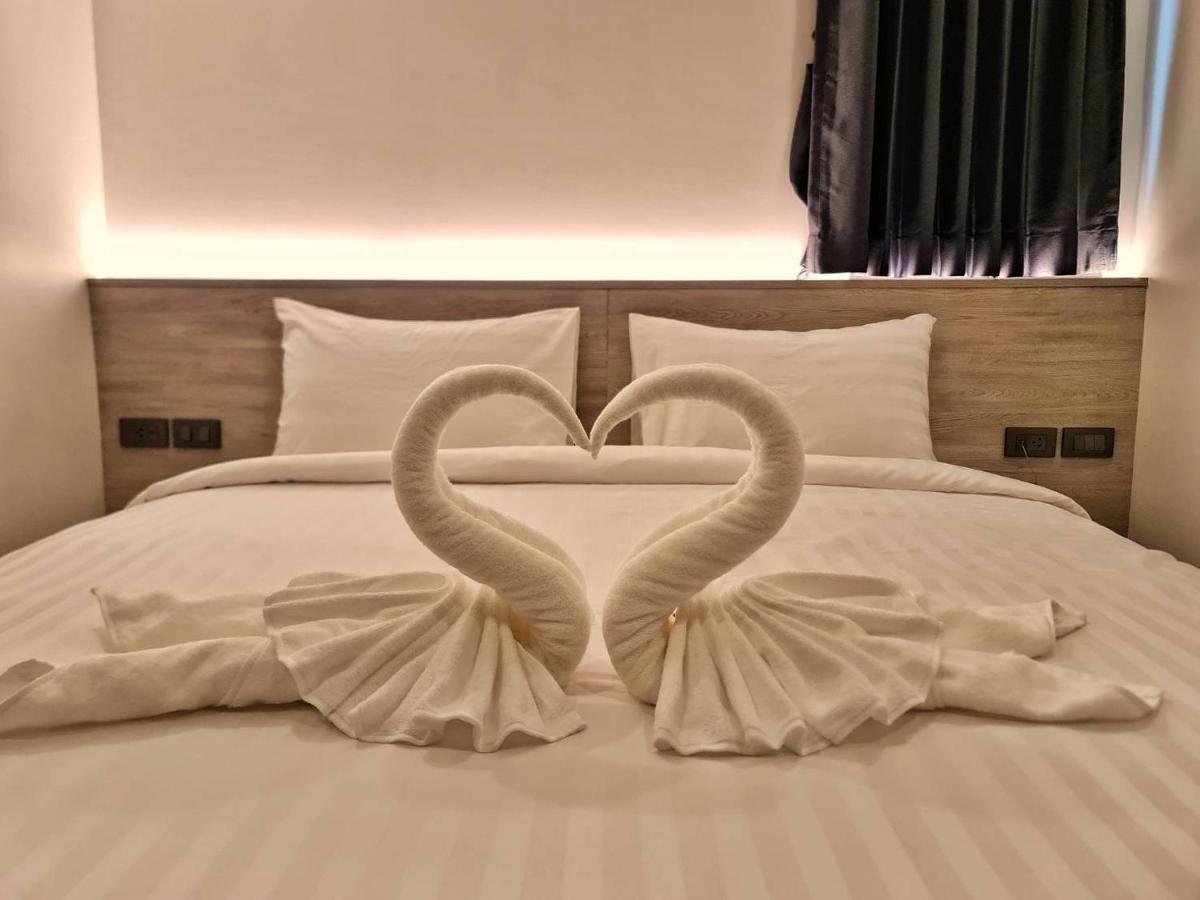 בנגקוק Thana Wisut Hotel מראה חיצוני תמונה