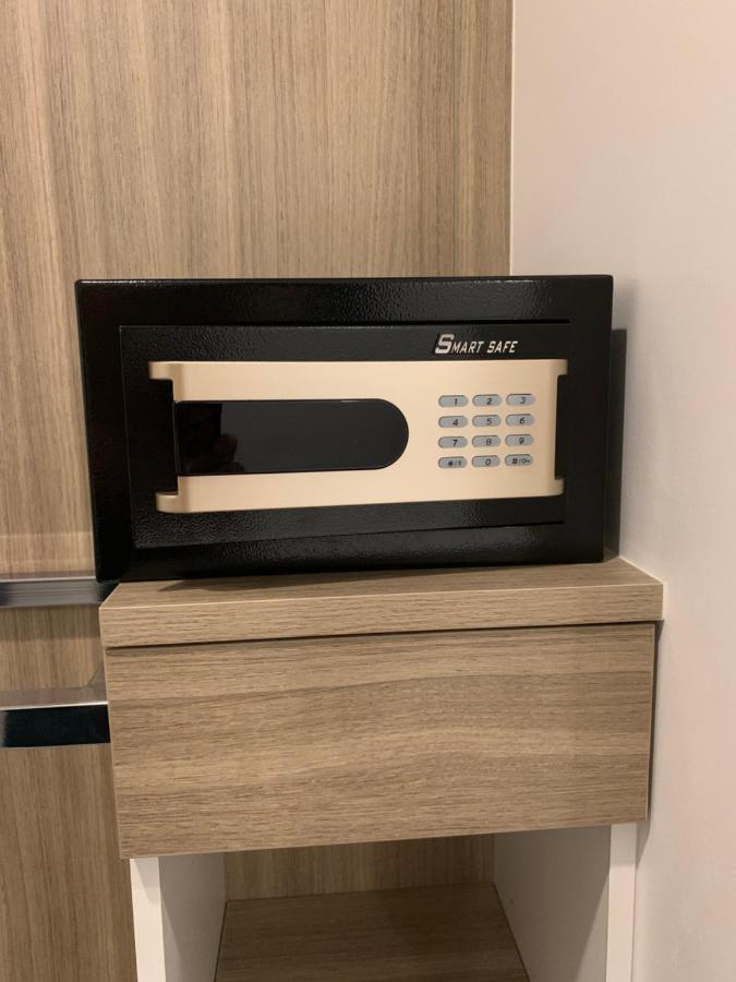 בנגקוק Thana Wisut Hotel מראה חיצוני תמונה