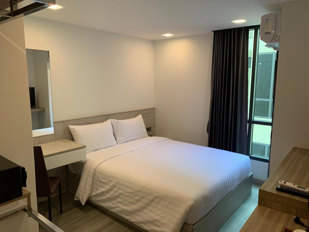 בנגקוק Thana Wisut Hotel מראה חיצוני תמונה