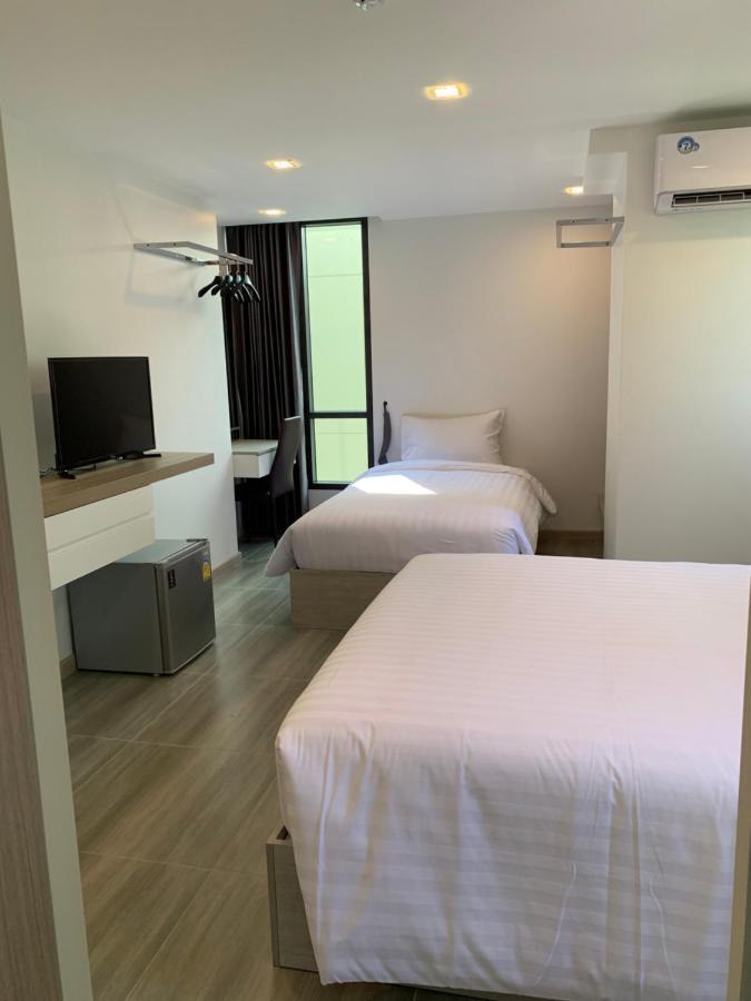 בנגקוק Thana Wisut Hotel מראה חיצוני תמונה