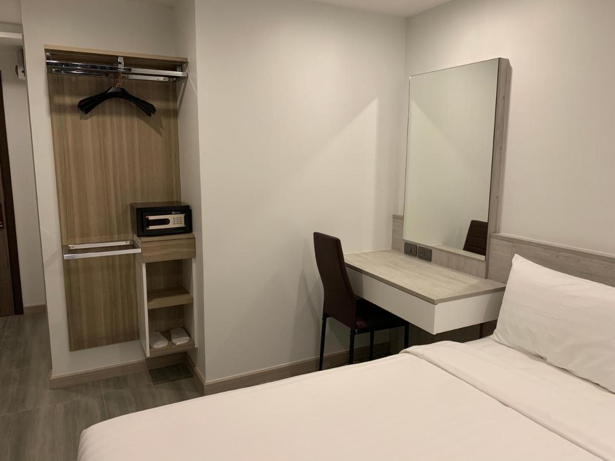 בנגקוק Thana Wisut Hotel מראה חיצוני תמונה