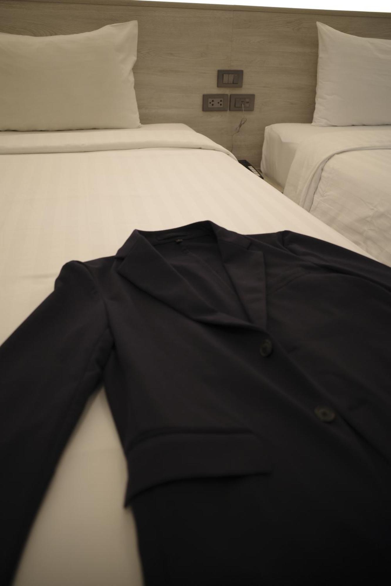 בנגקוק Thana Wisut Hotel מראה חיצוני תמונה