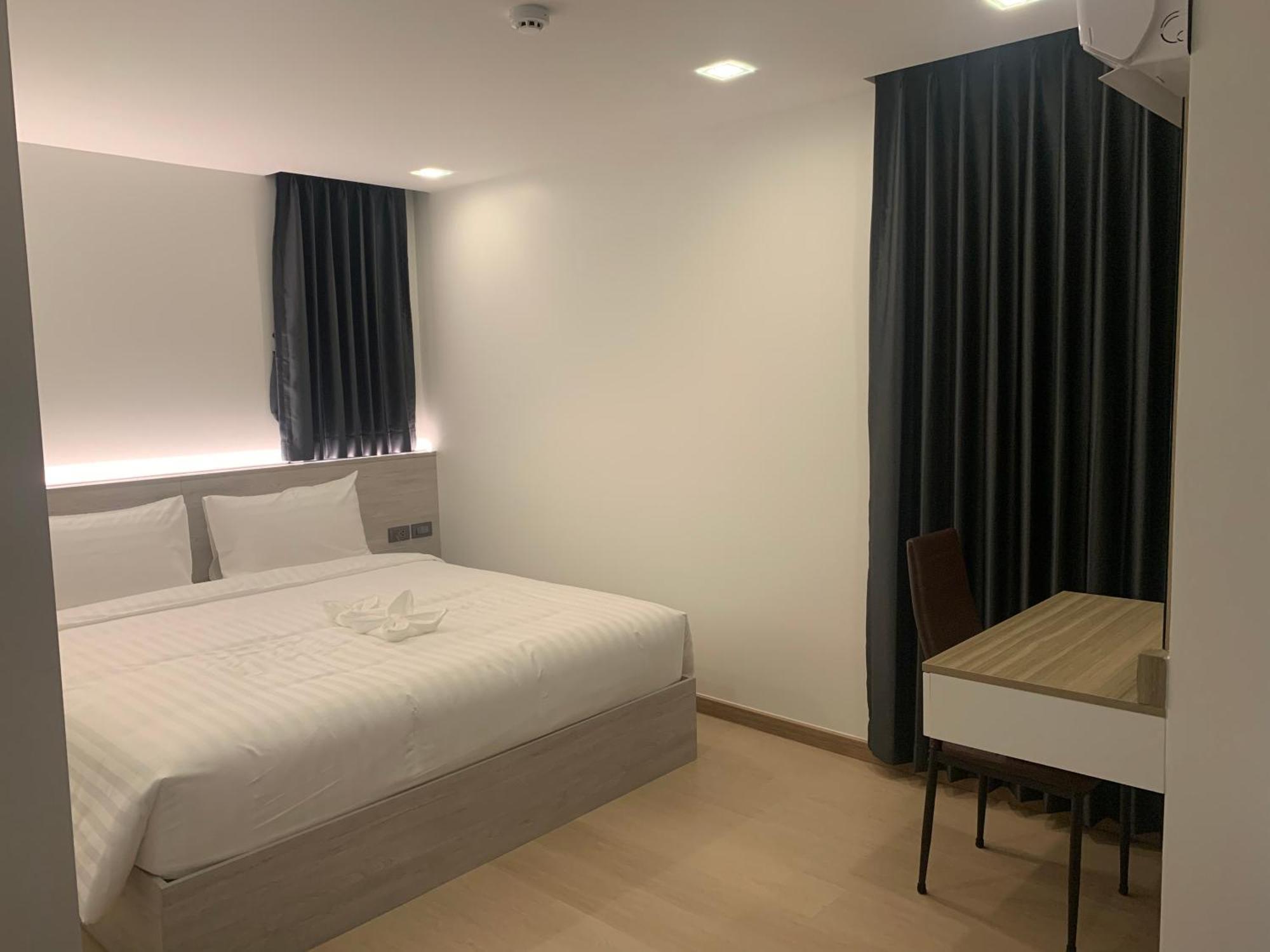 בנגקוק Thana Wisut Hotel מראה חיצוני תמונה