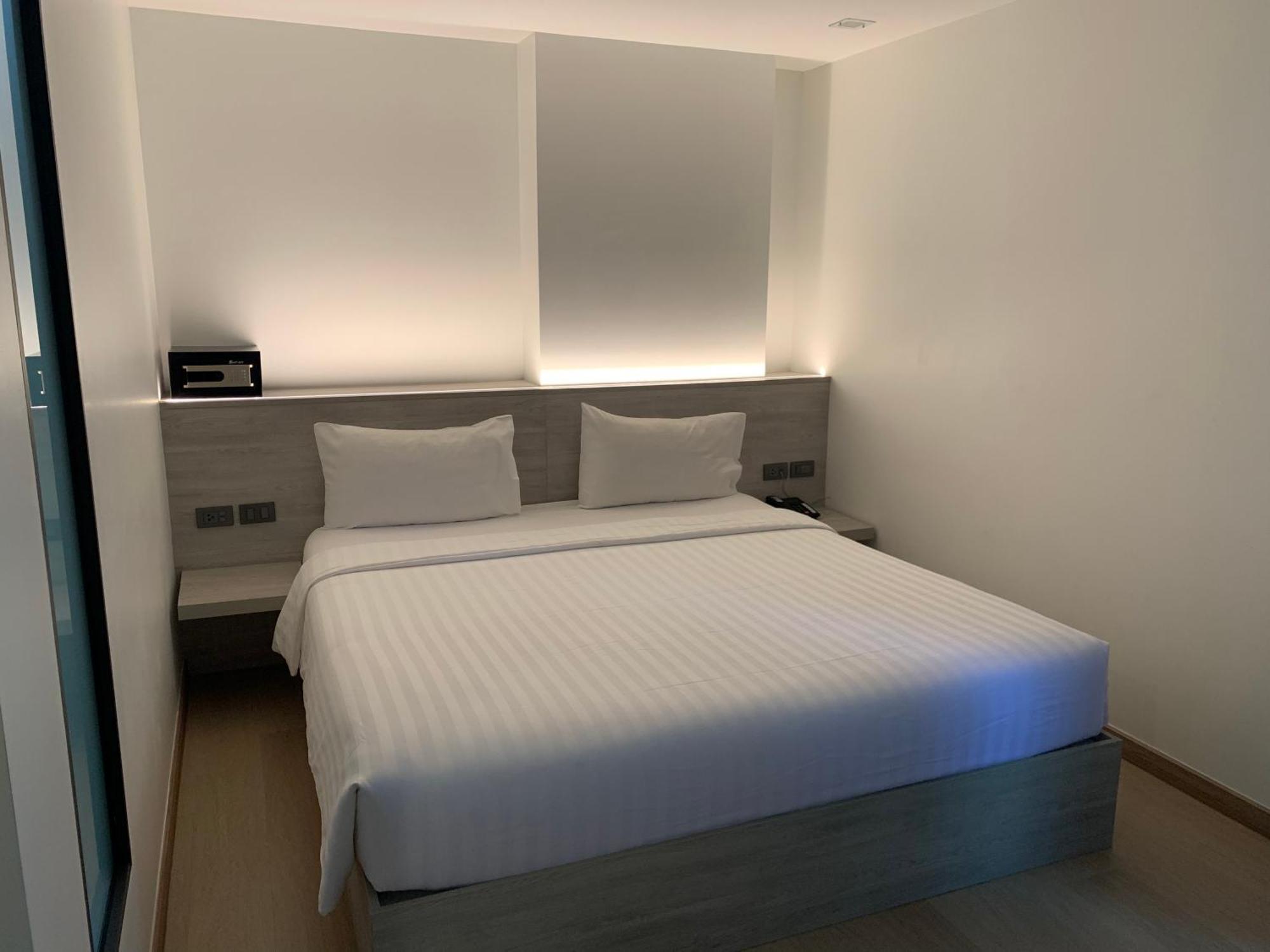 בנגקוק Thana Wisut Hotel מראה חיצוני תמונה