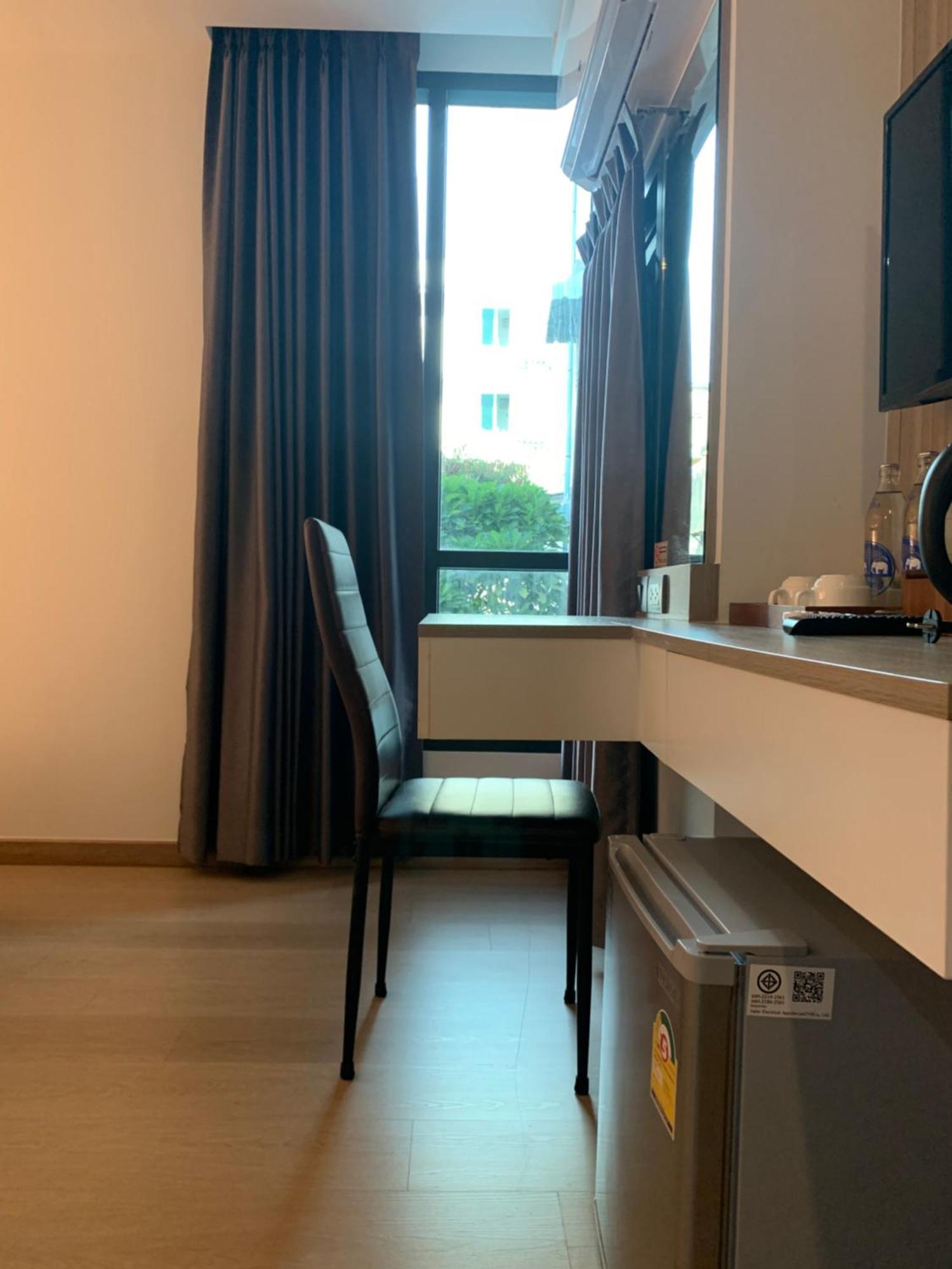 בנגקוק Thana Wisut Hotel מראה חיצוני תמונה