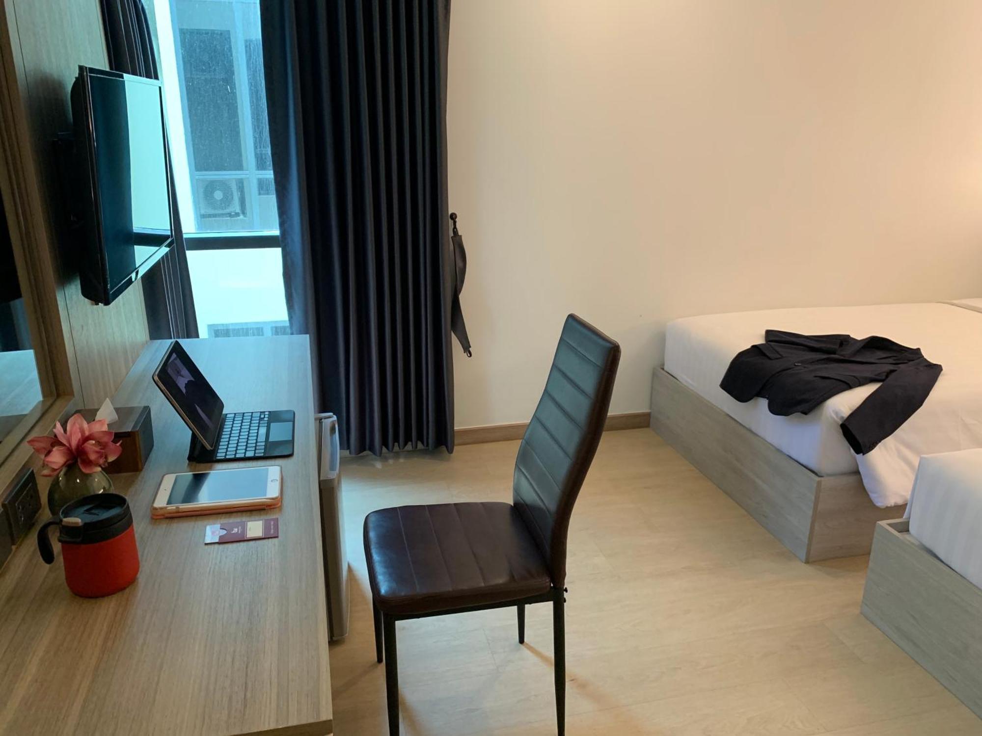 בנגקוק Thana Wisut Hotel מראה חיצוני תמונה
